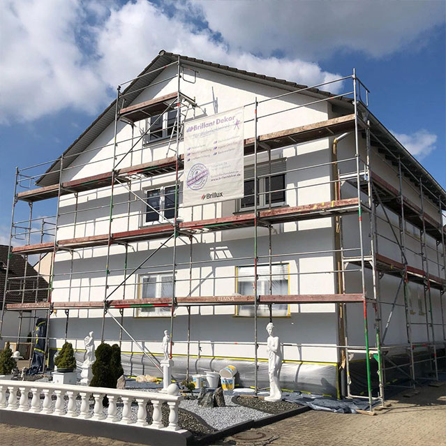 Weiße Fassade = Sauberkeit